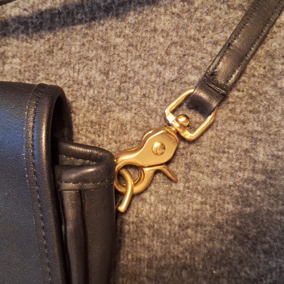 Make Me An Offef I CANT REFUSE! Coach vintage Purse - Picture 3 of 14